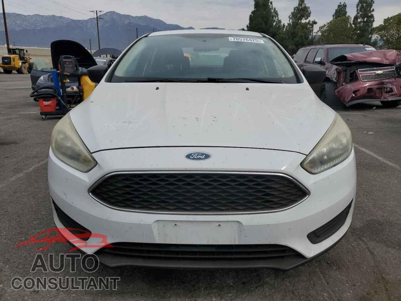FORD FOCUS 2015 - 1FADP3E25FL328391