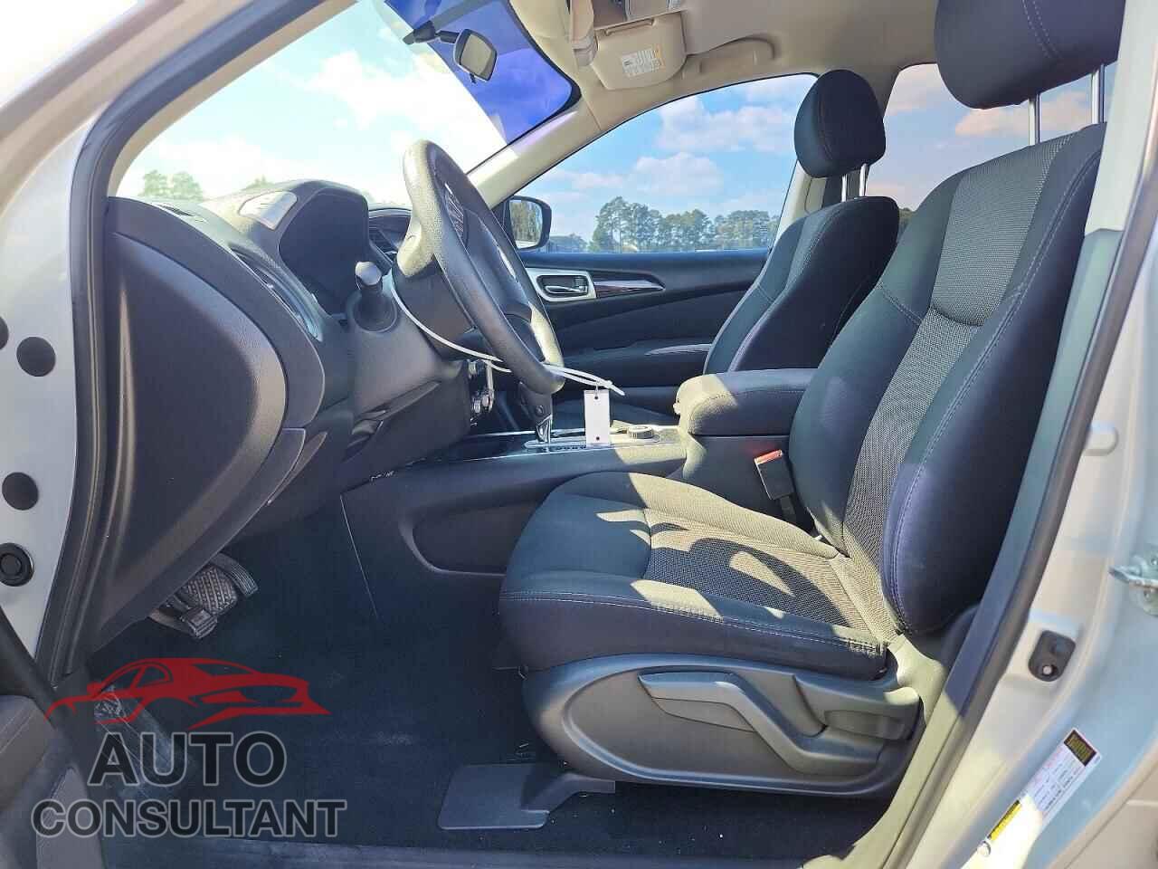 NISSAN PATHFINDER 2017 - 5N1DR2MM9HC903642