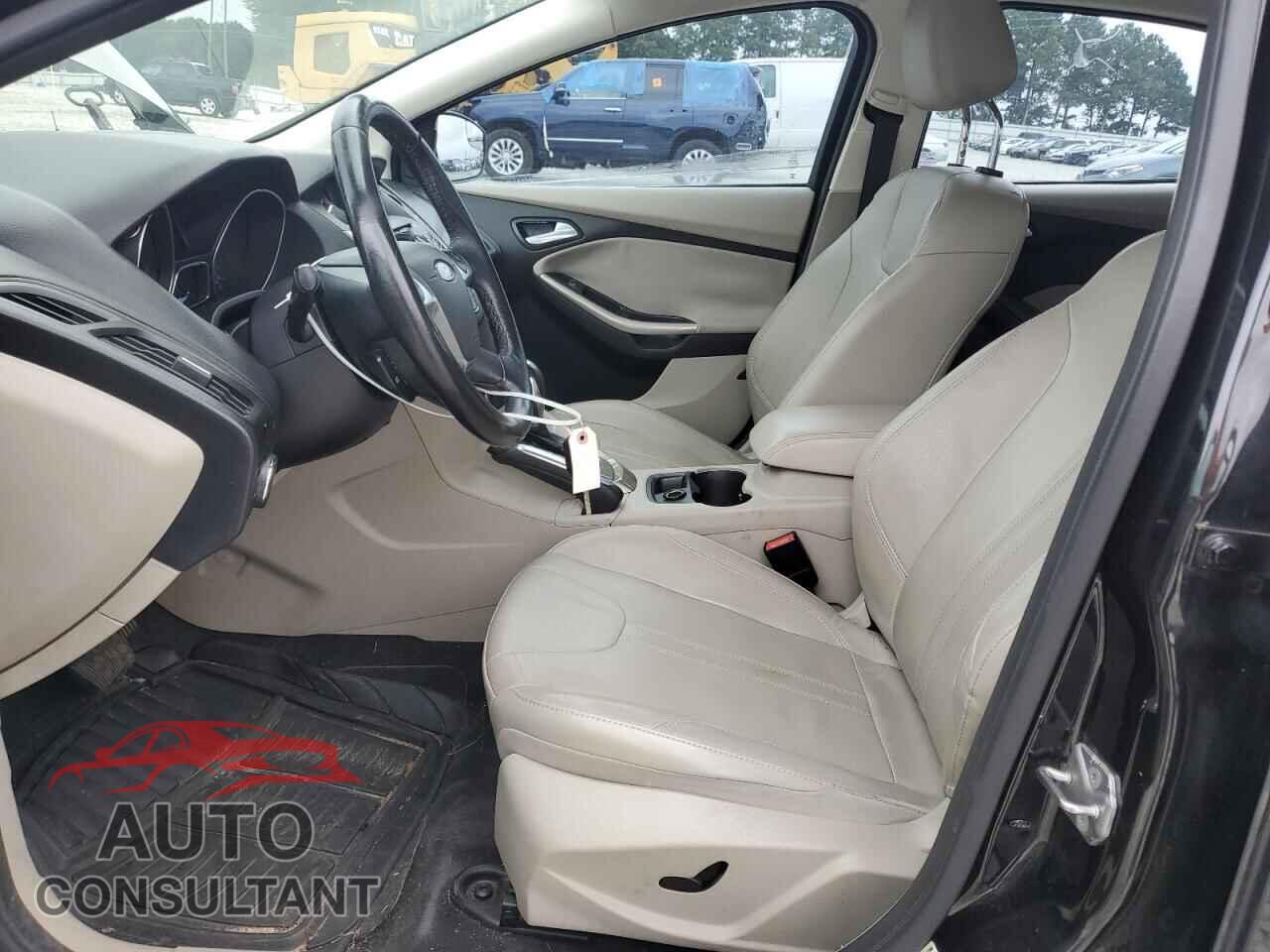 FORD FOCUS 2012 - 1FAHP3M25CL292829