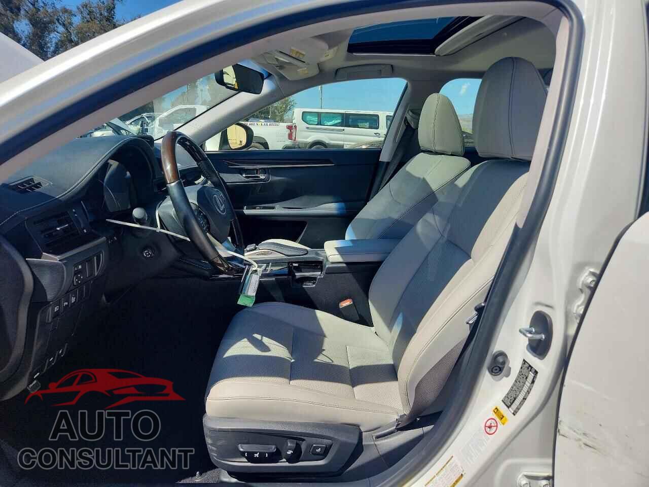 LEXUS ES300 2017 - JTHBW1GG4H2137165