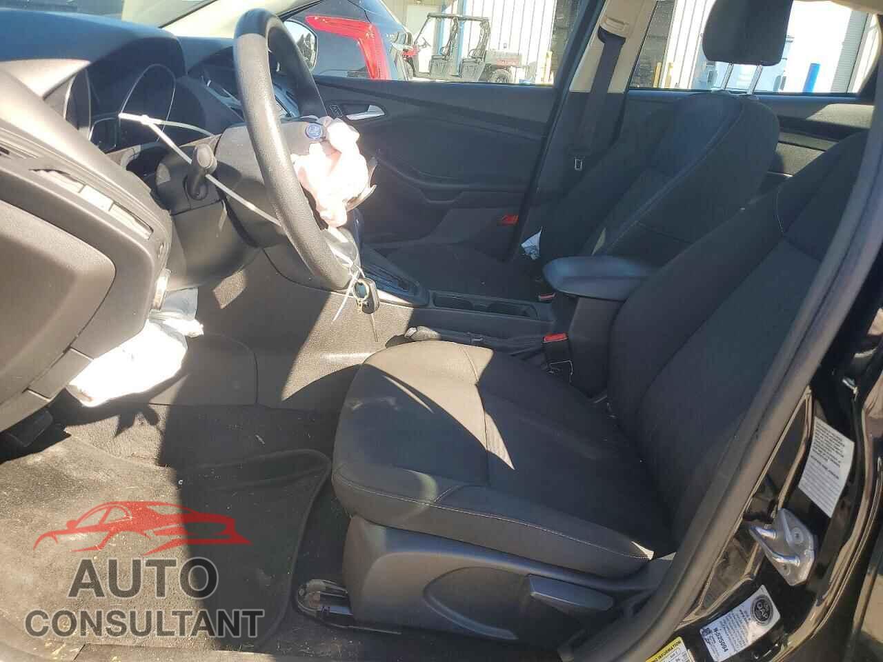 FORD FOCUS 2017 - 1FADP3F27HL286212