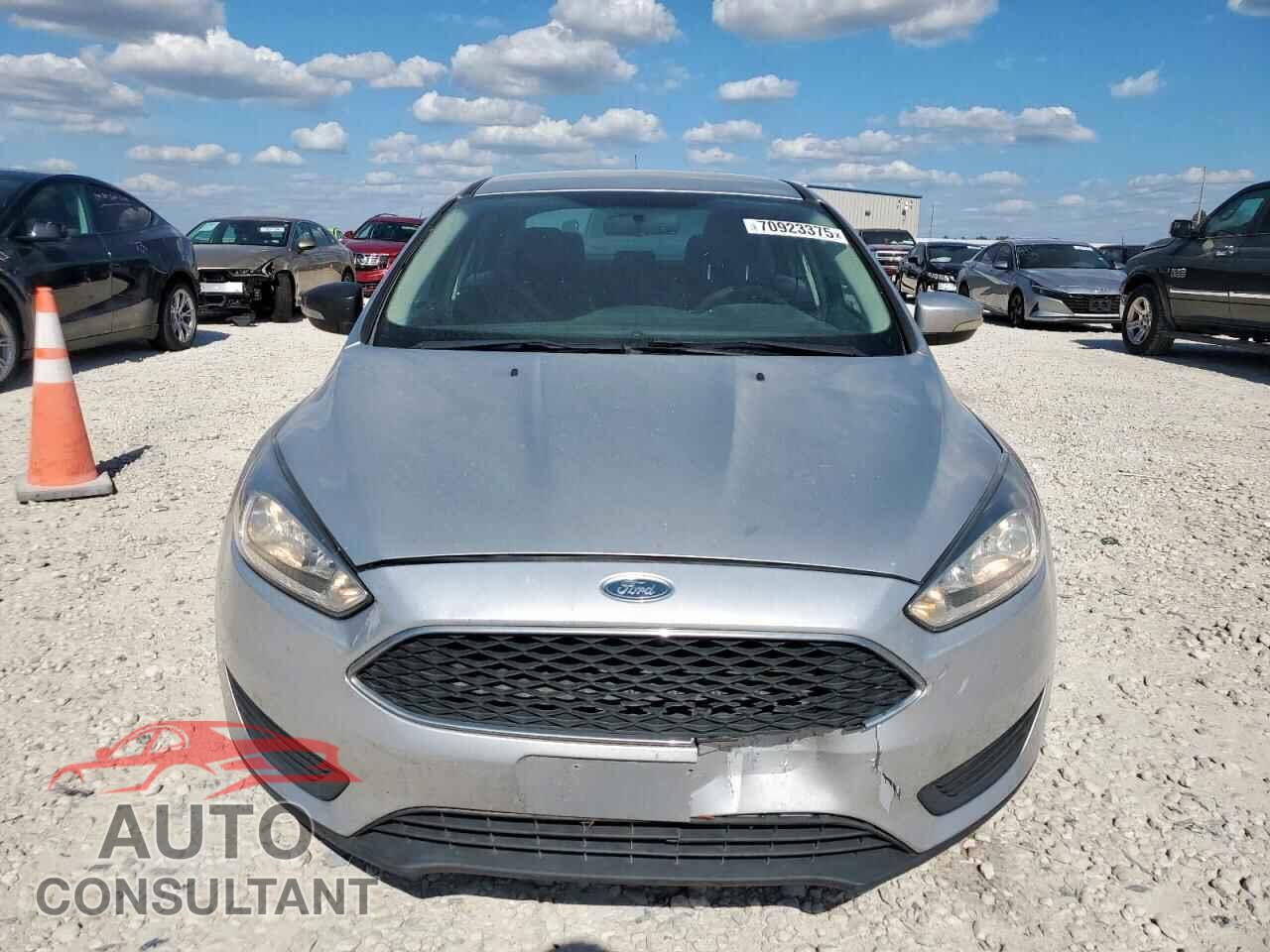 FORD FOCUS 2017 - 1FADP3F28HL285554
