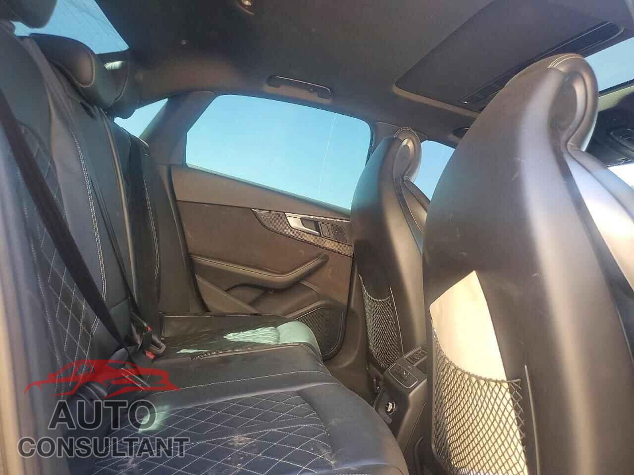 AUDI S4/RS4 2018 - WAUB4AF43JA057685