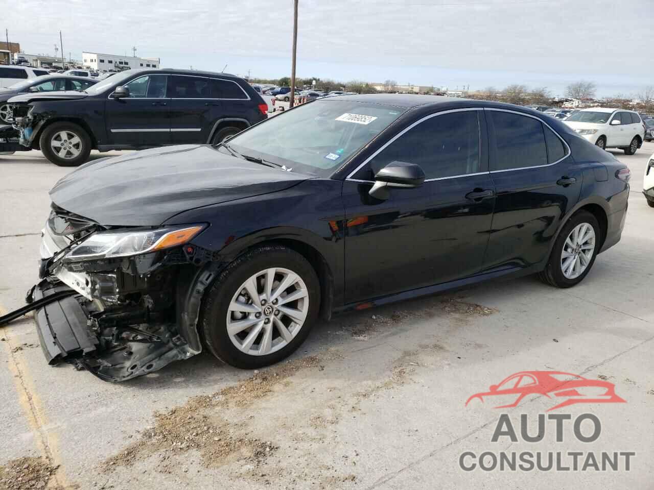TOYOTA CAMRY 2022 - 4T1C11AK3NU681170