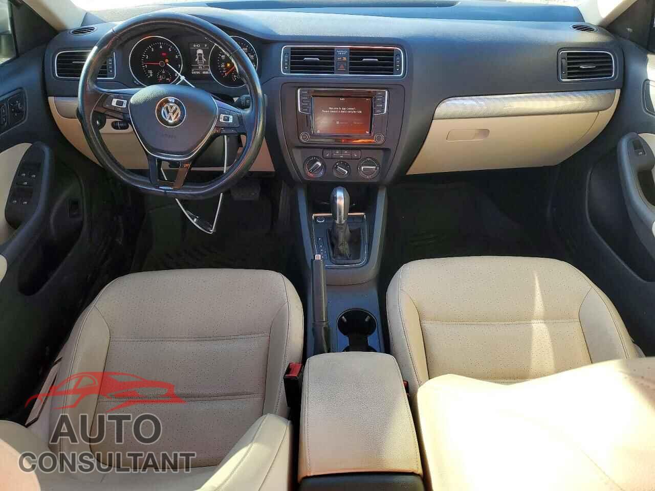 VOLKSWAGEN JETTA 2017 - 3VWDB7AJ5HM410620