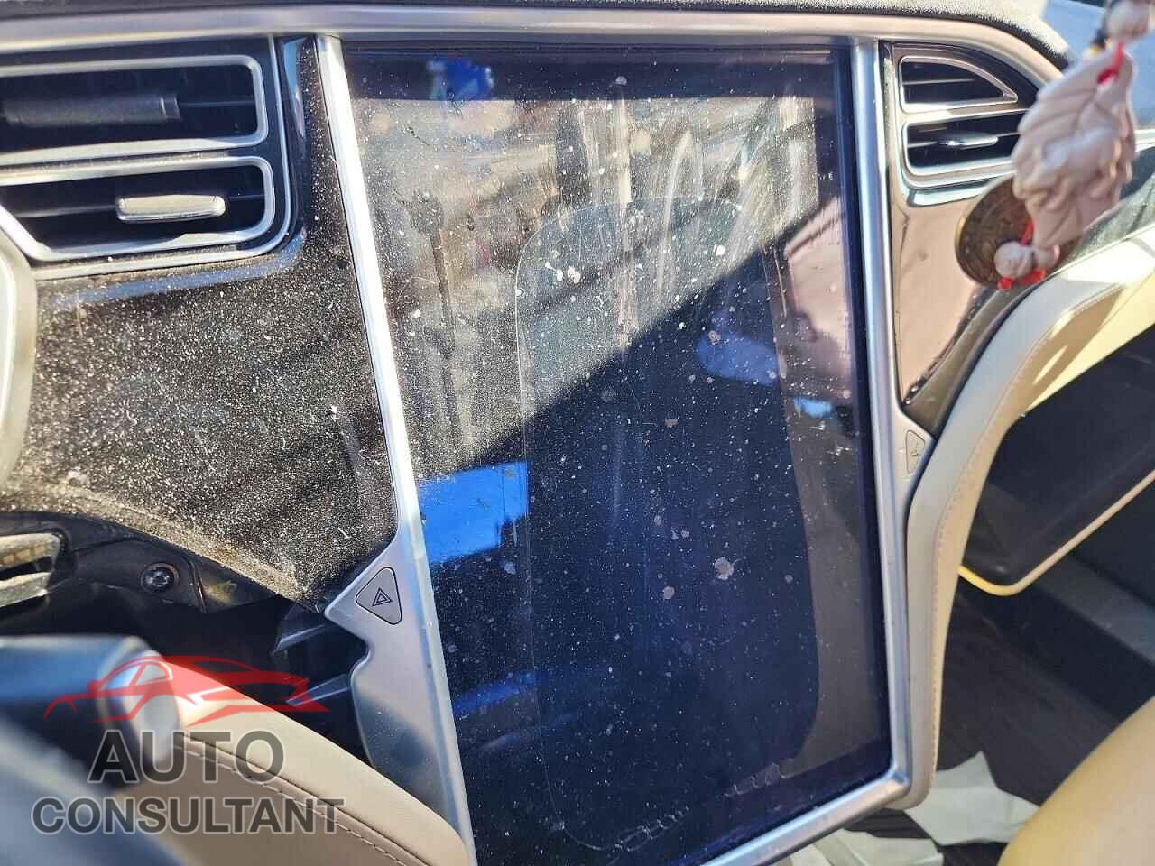 TESLA MODEL S 2015 - 5YJSA1E13FF109690