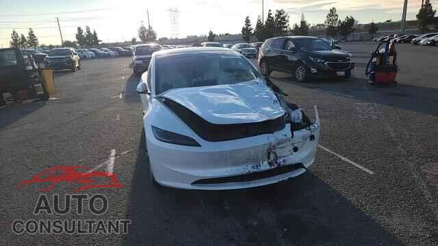 TESLA MODEL 3 2024 - 5YJ3E1EA8RF847529