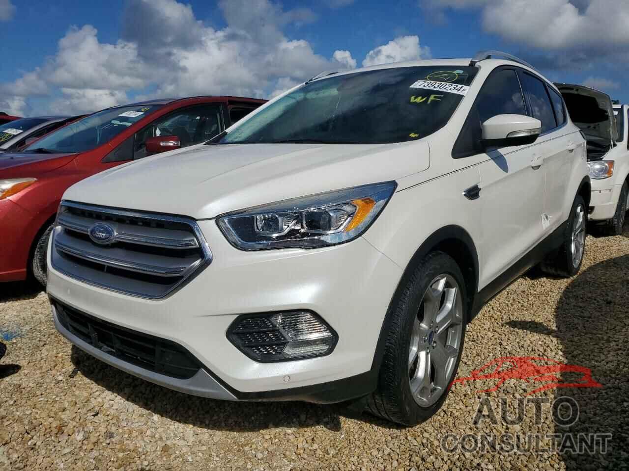 FORD ESCAPE 2017 - 1FMCU0J91HUD35282