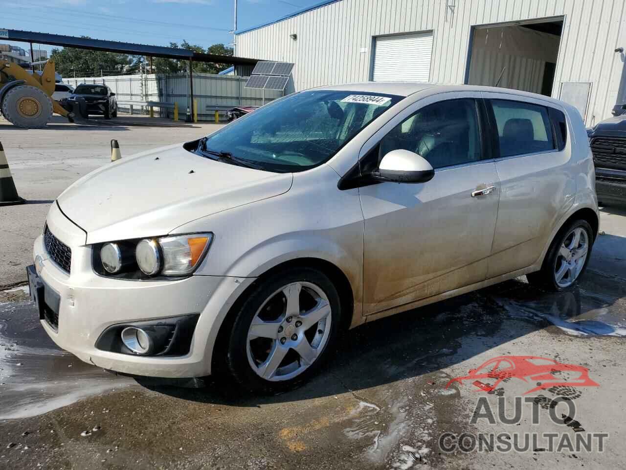 CHEVROLET SONIC 2015 - 1G1JE6SB8F4118881