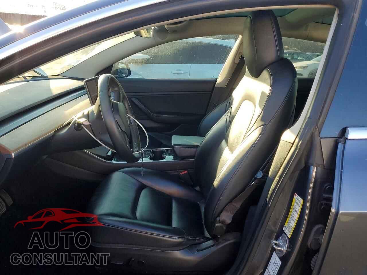 TESLA MODEL 3 2019 - 5YJ3E1EA3KF411354