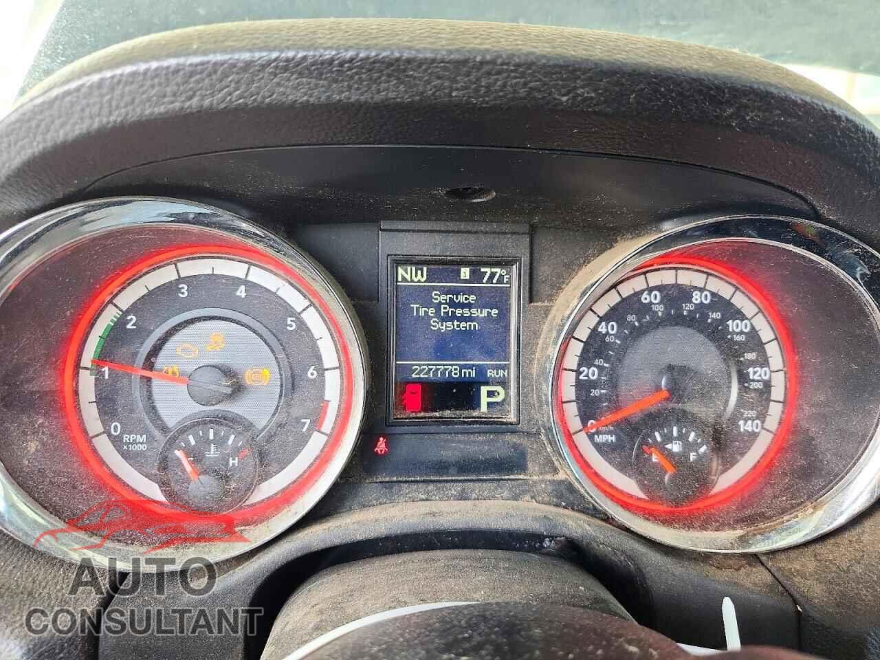 DODGE DURANGO 2013 - 1C4RDJDG6DC617528