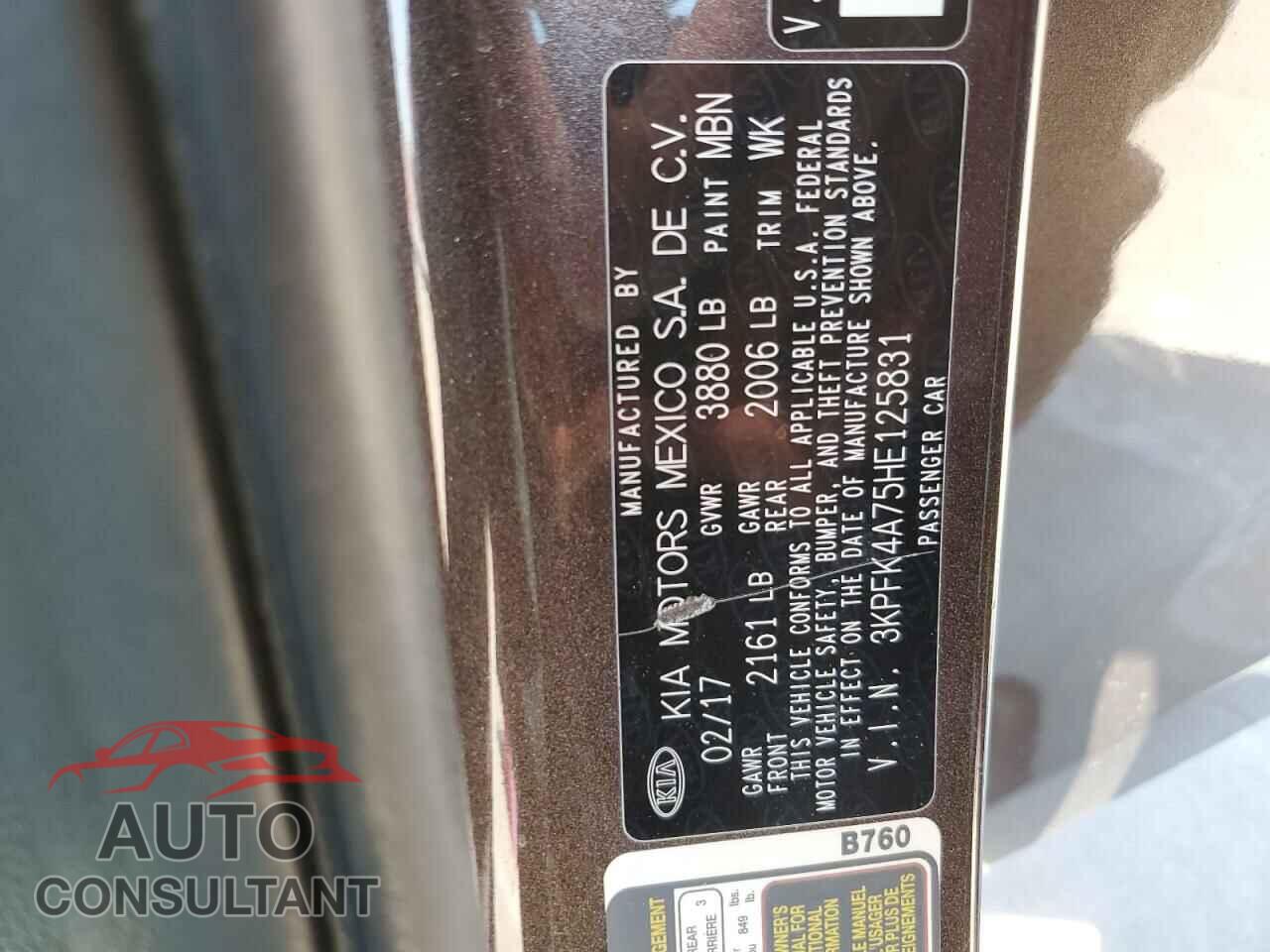 KIA FORTE 2017 - 3KPFK4A75HE125831