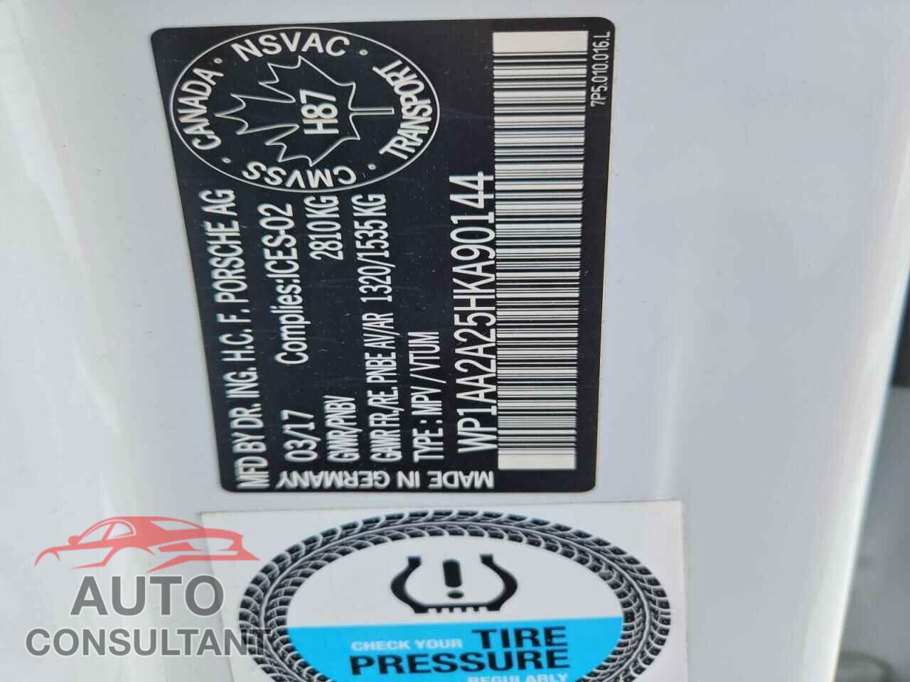 PORSCHE CAYENNE 2017 - WP1AA2A25HKA90144