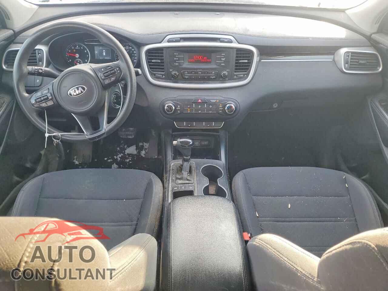 KIA SORENTO 2017 - 5XYPGDA32HG213967