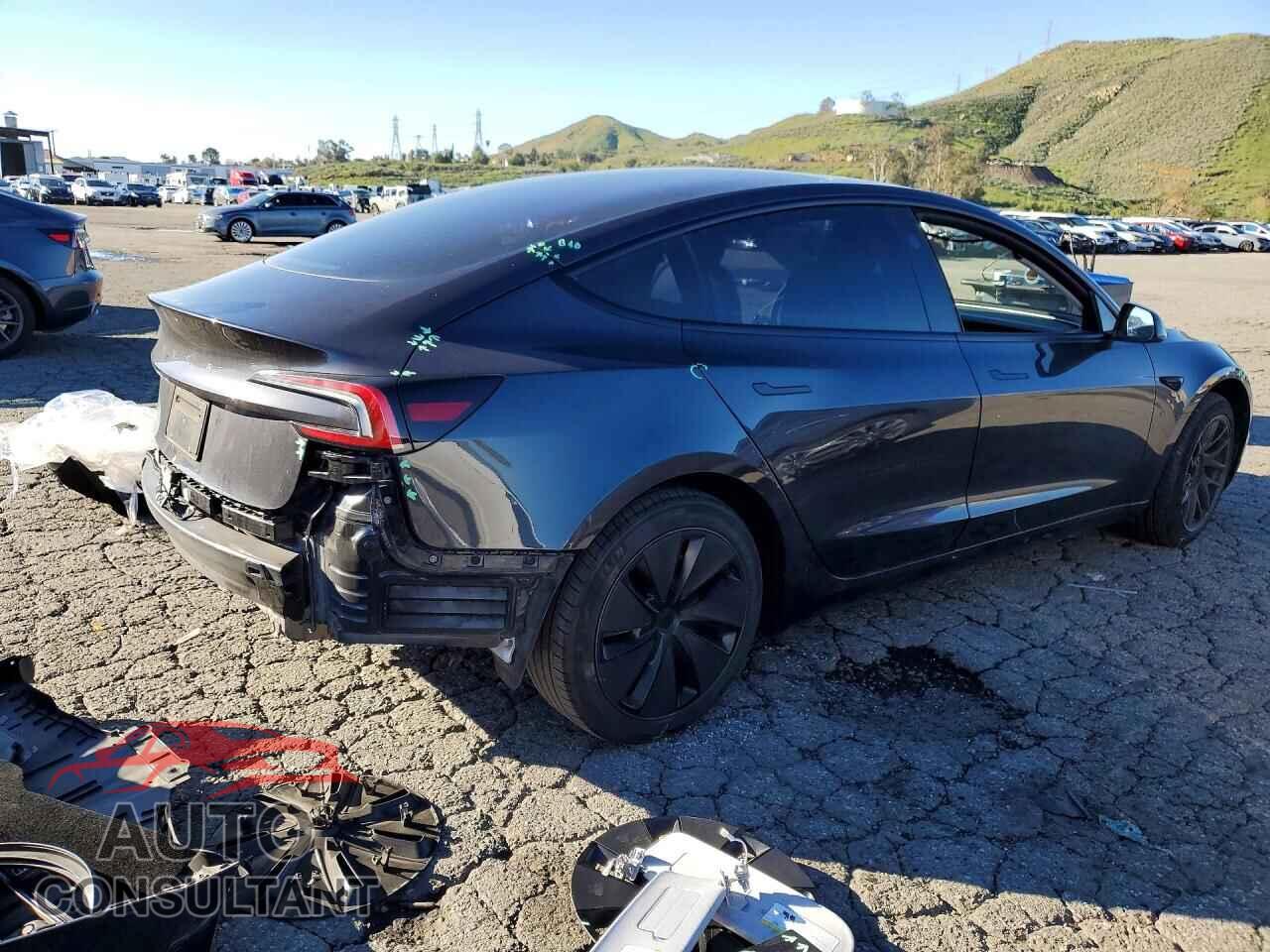 TESLA MODEL 3 2024 - 5YJ3E1EA3RF765742