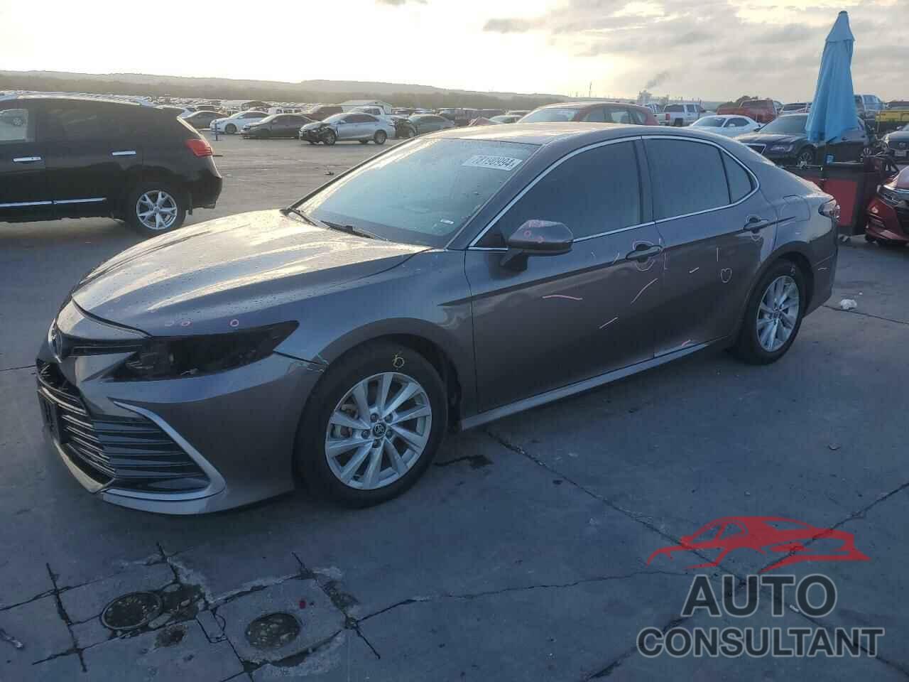 TOYOTA CAMRY 2022 - 4T1C11AKXNU672532