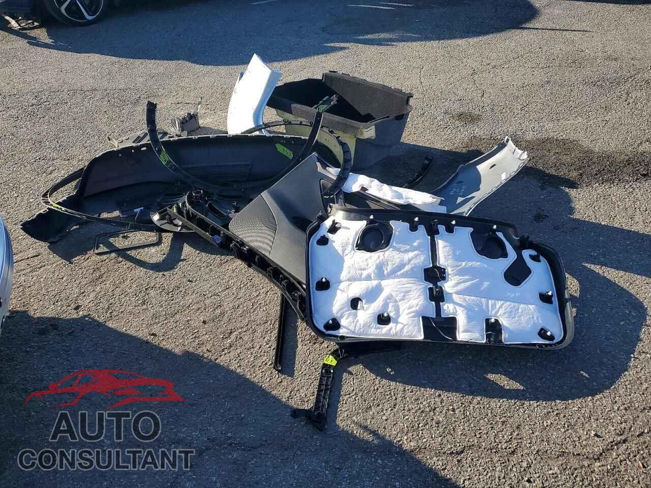TESLA MODEL Y 2024 - 7SAYGDED0RF122067