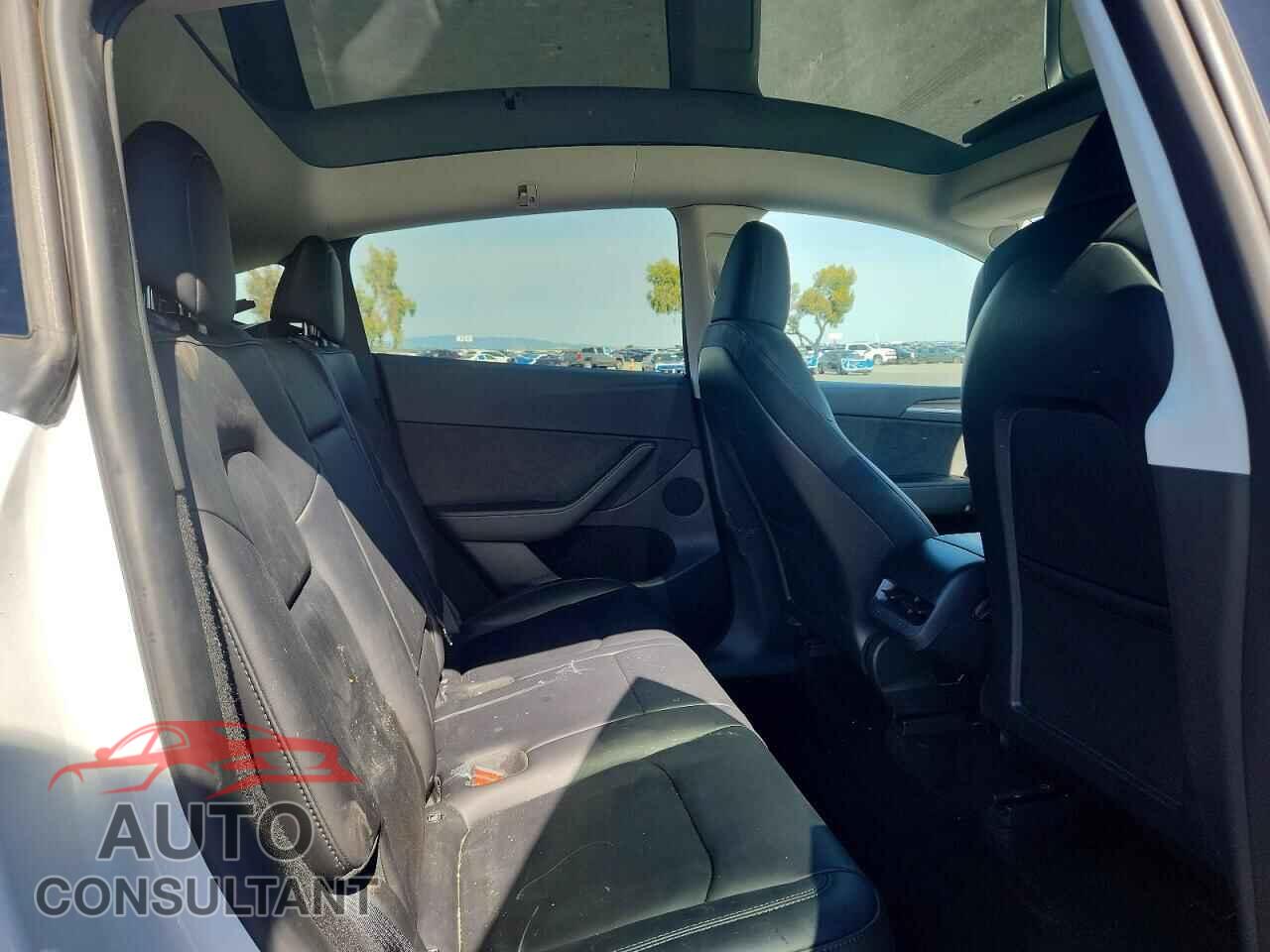 TESLA MODEL Y 2023 - 7SAYGDEE7PF692976