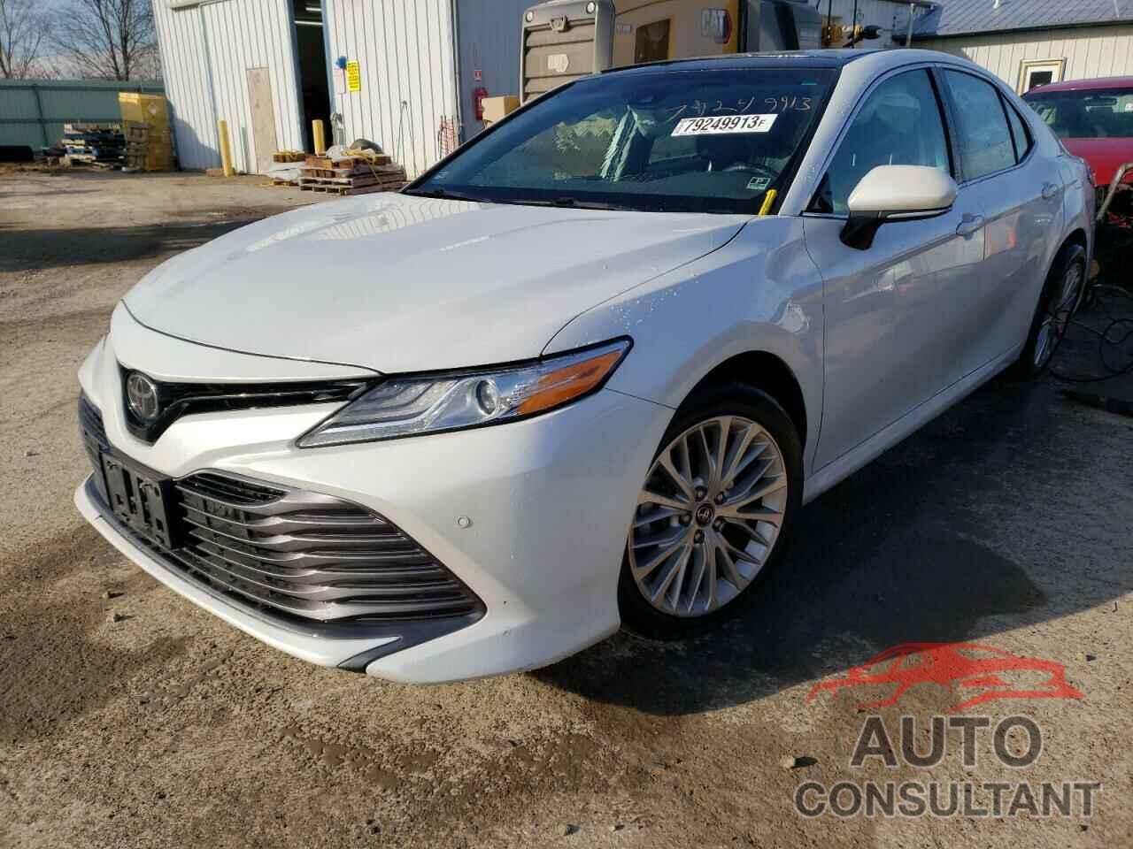 TOYOTA CAMRY 2018 - 4T1B11HK9JU096427