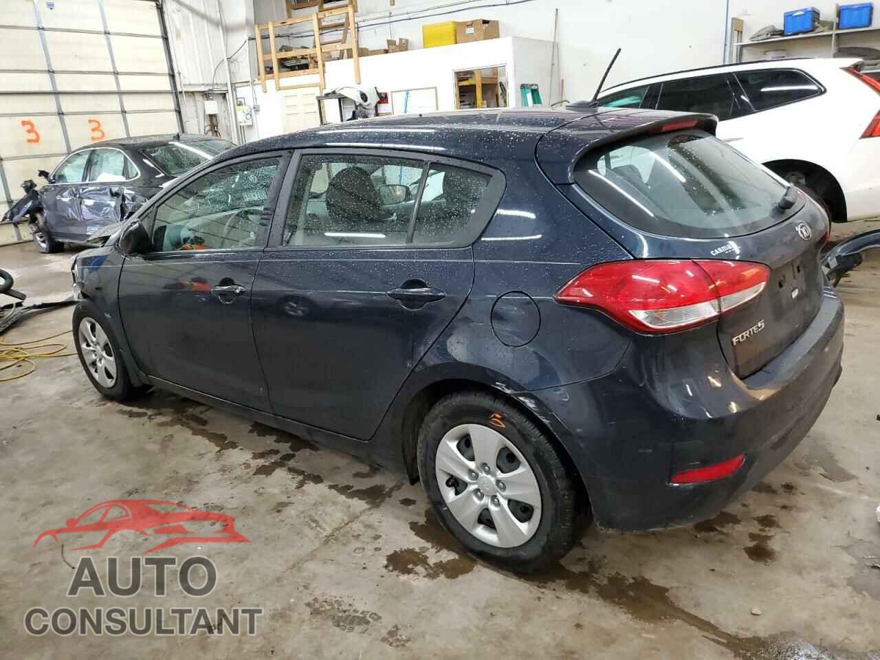 KIA FORTE 2017 - KNAFK5A82H5675642