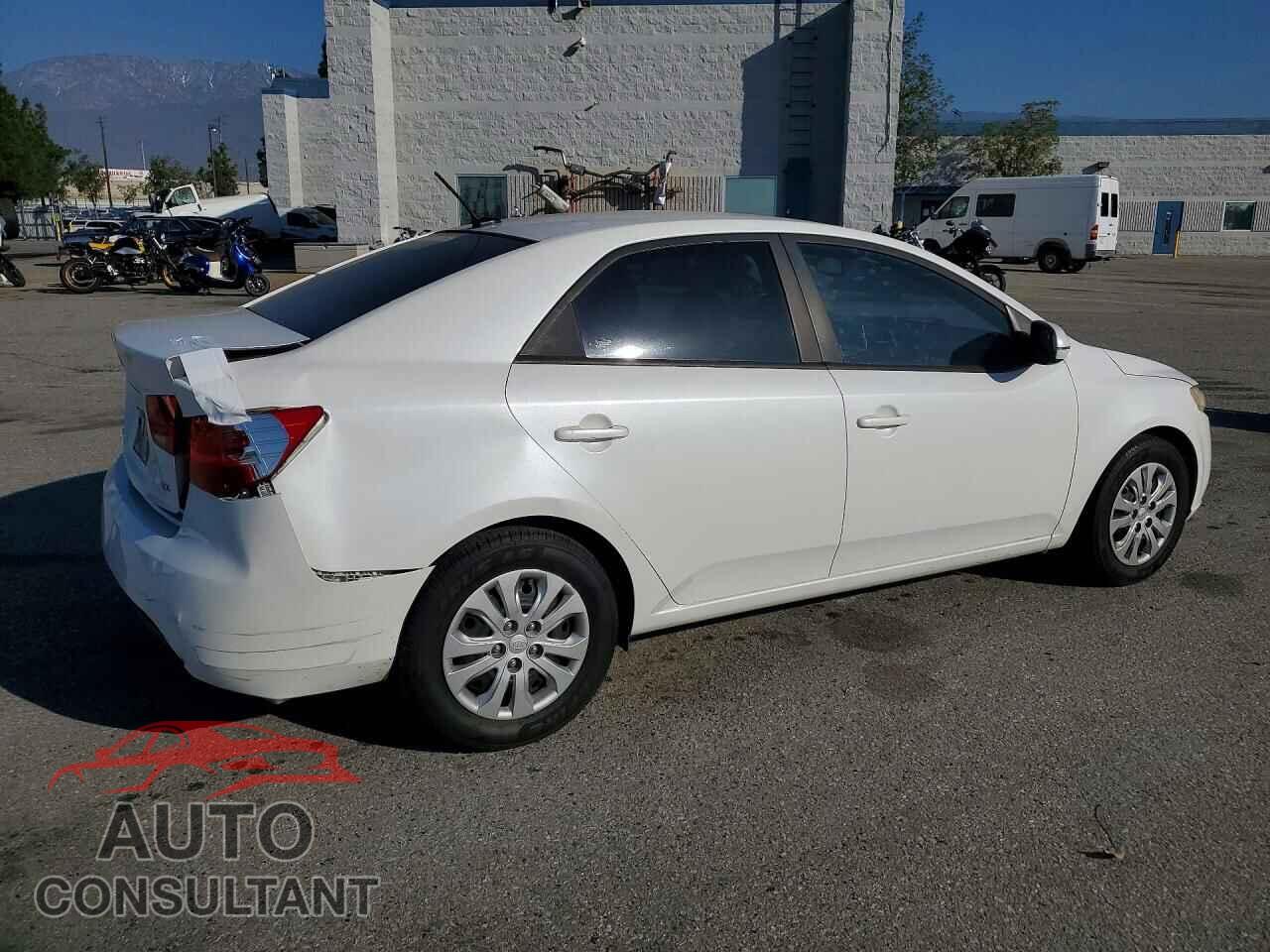 KIA FORTE 2011 - KNAFU4A23B5413832