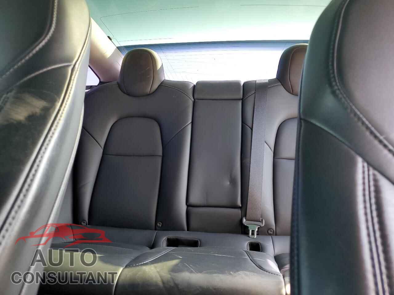 TESLA MODEL 3 2019 - 5YJ3E1EA0KF415703