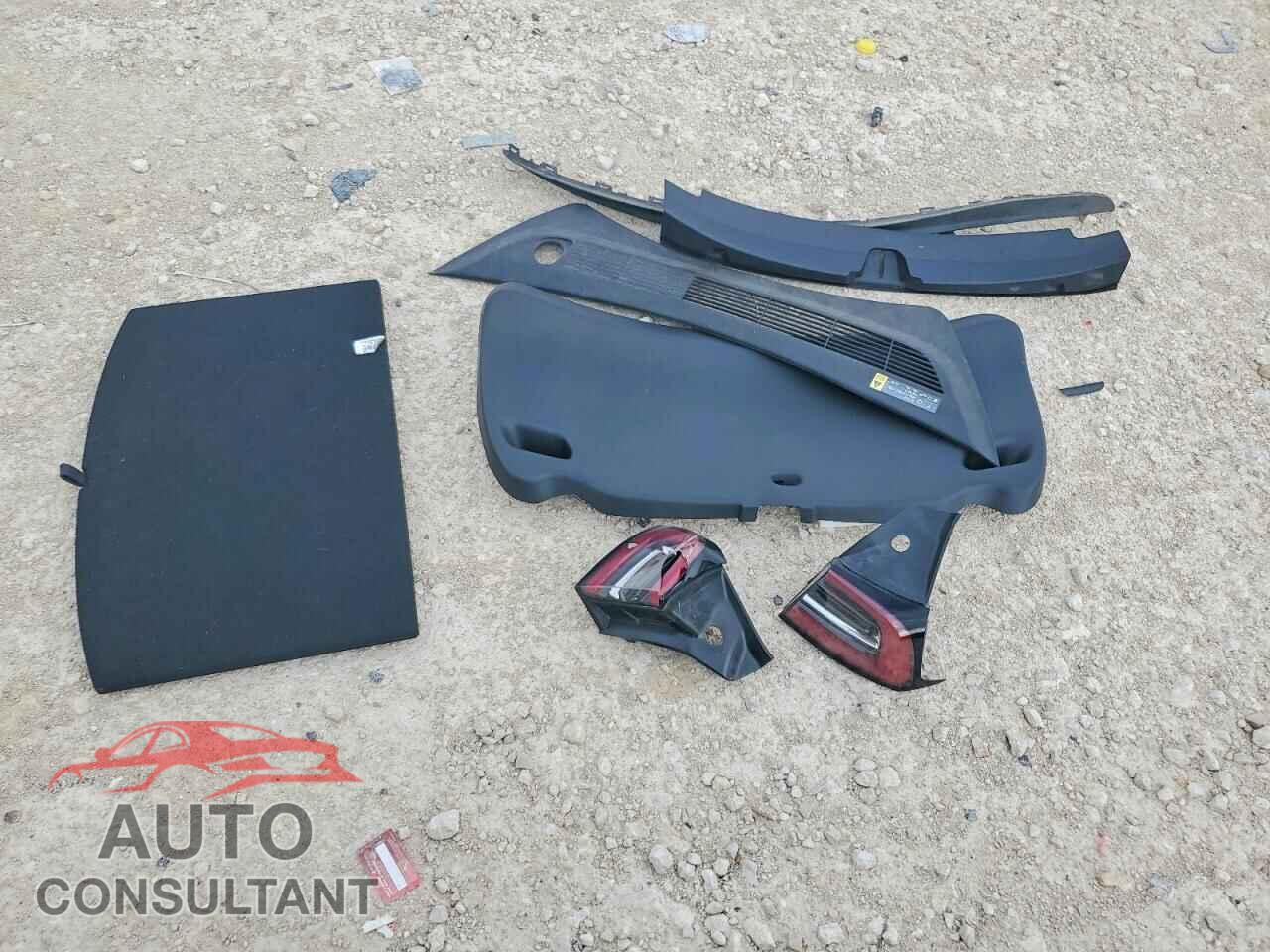 TESLA MODEL 3 2018 - 5YJ3E1EA0JF053452