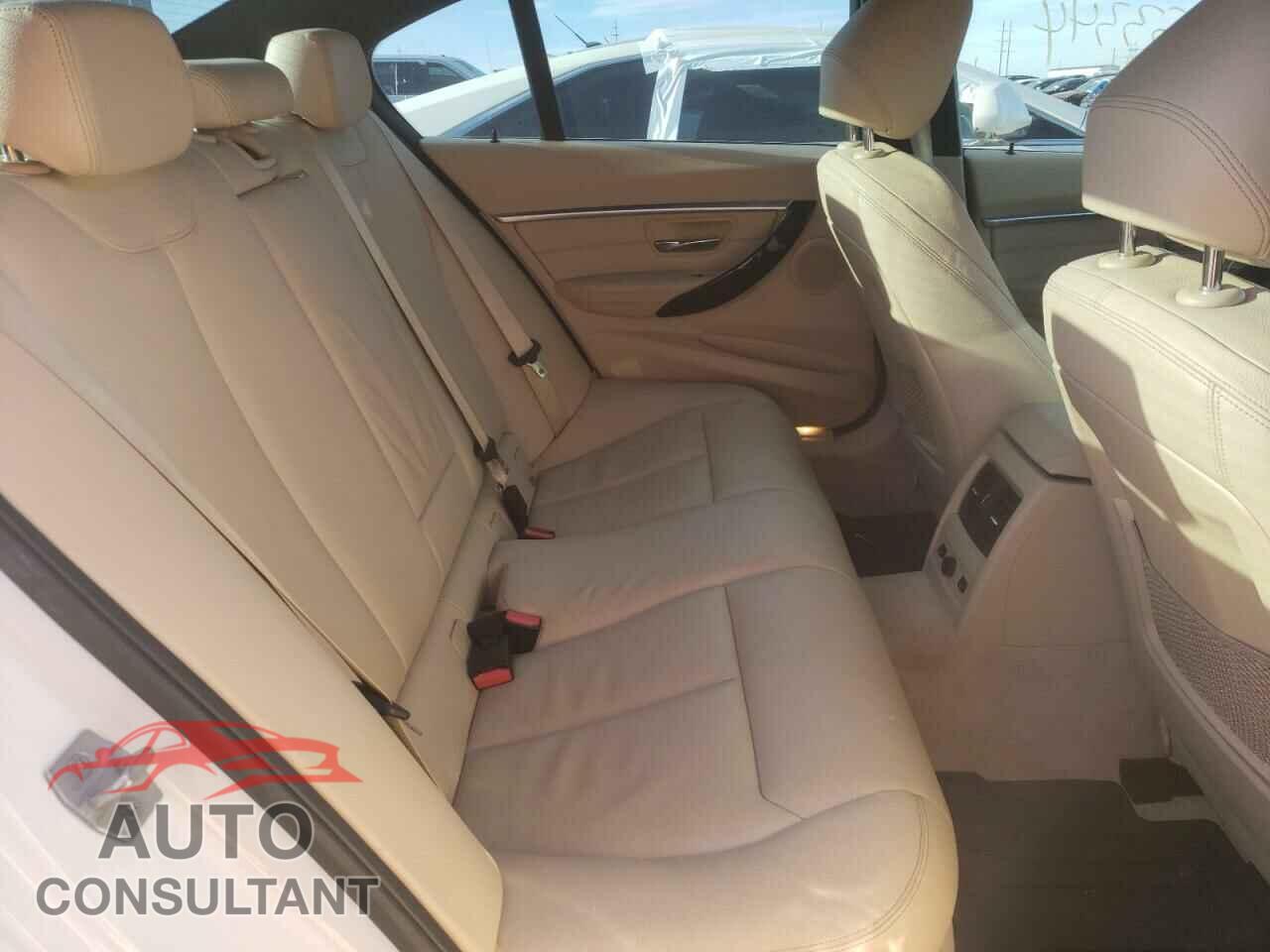 BMW 3 SERIES 2016 - WBA8E3G55GNU02002