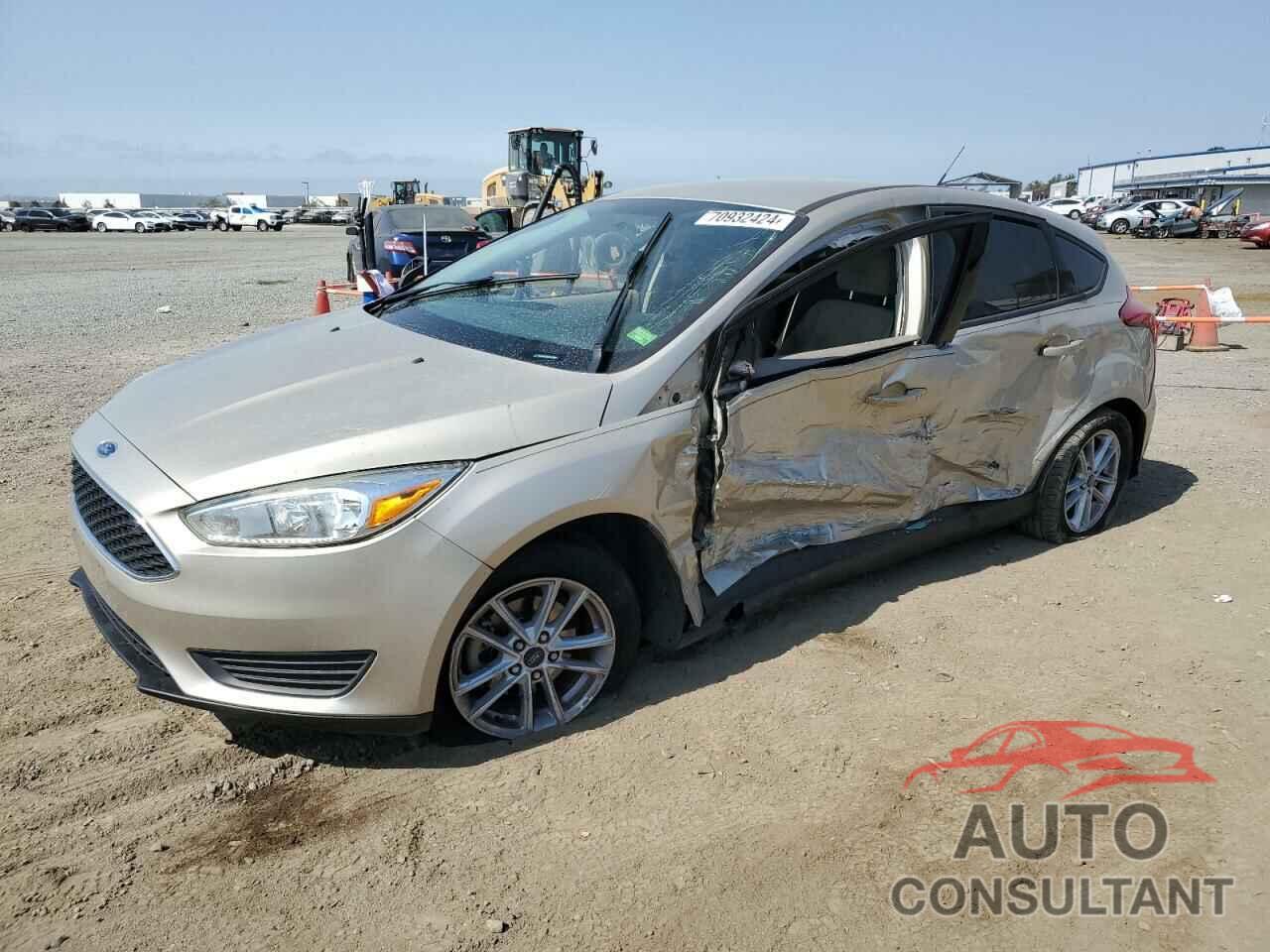 FORD FOCUS 2017 - 1FADP3K26HL245902