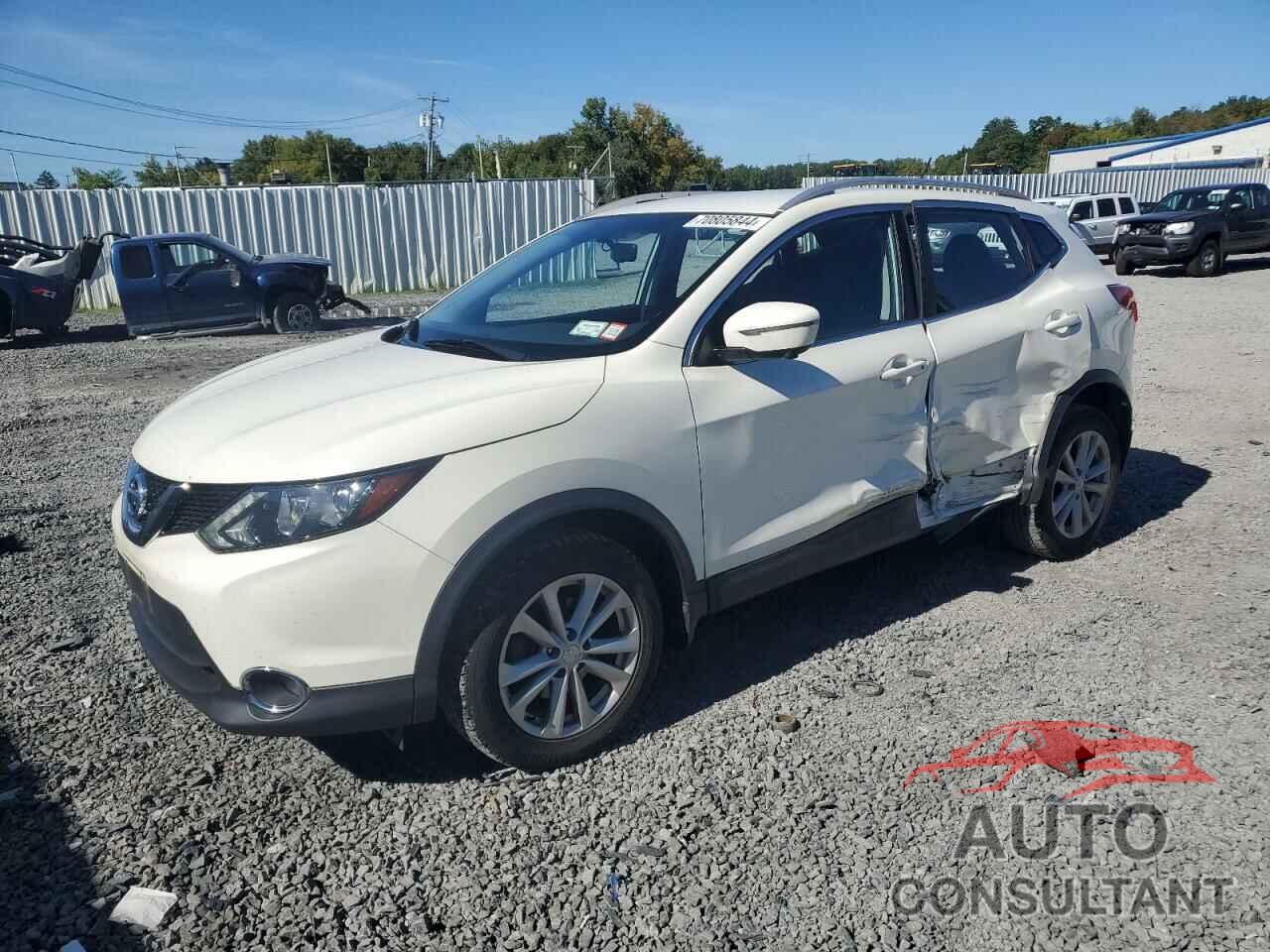 NISSAN ROGUE 2017 - JN1BJ1CR7HW133890