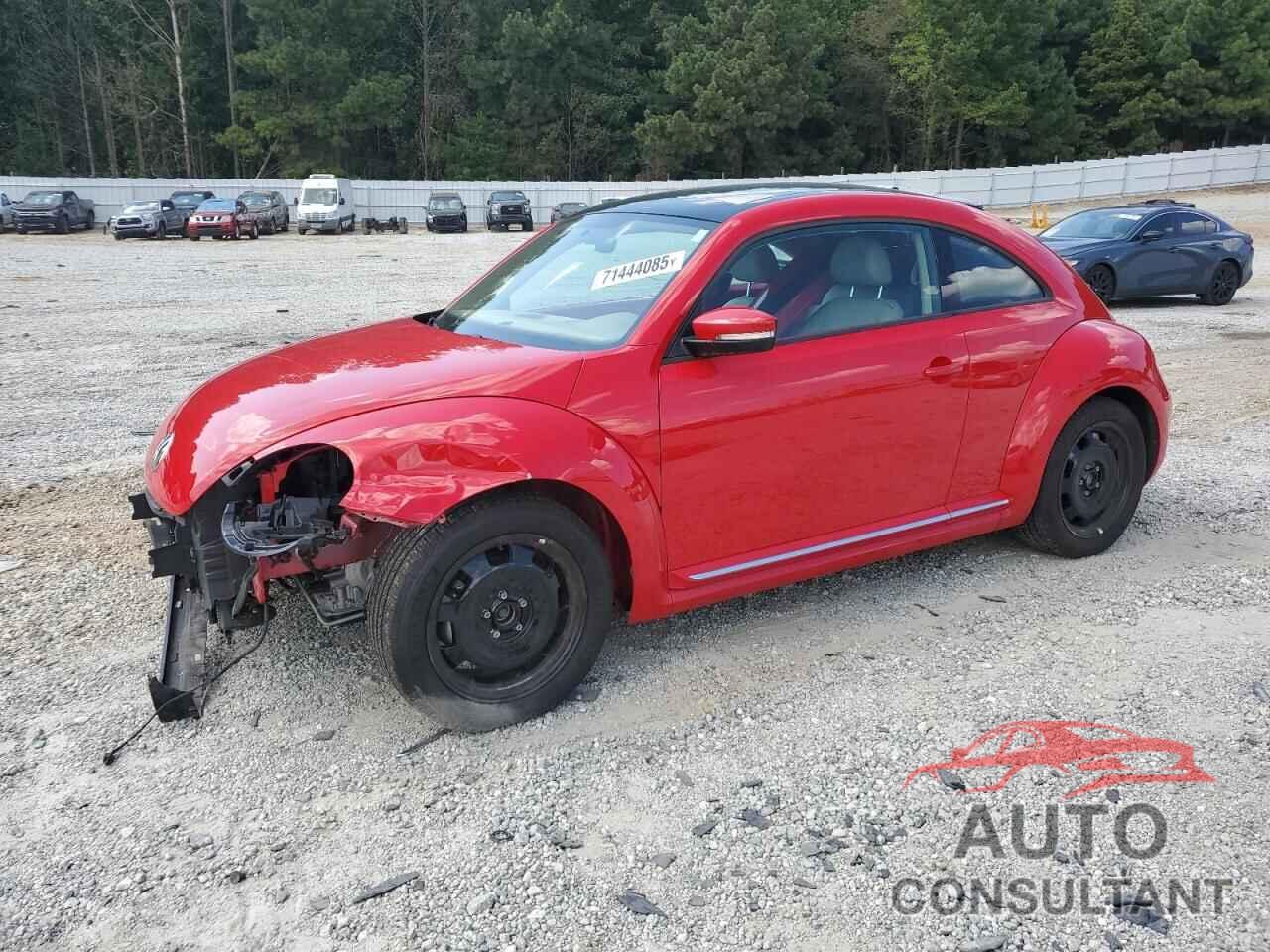 VOLKSWAGEN BEETLE 2013 - 3VWJX7AT5DM683881