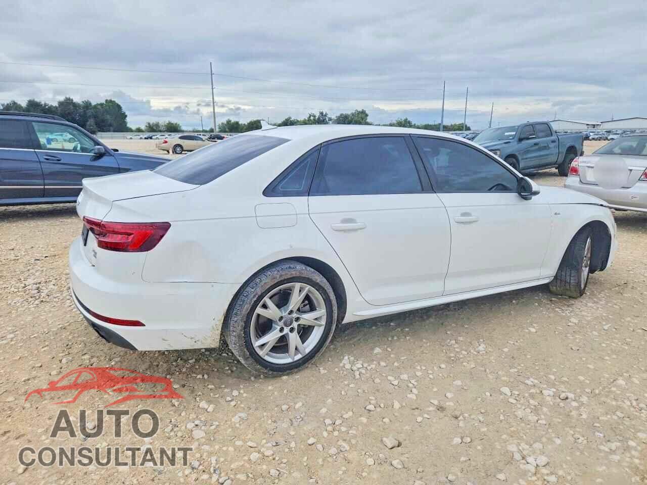 AUDI A4 2018 - WAUKMAF48JA228592