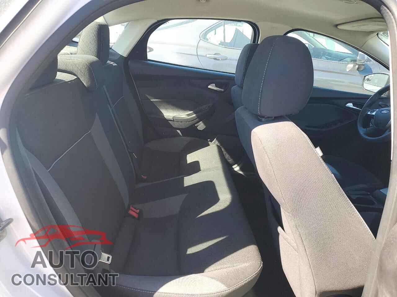 FORD FOCUS 2013 - 1FADP3F2XDL201745