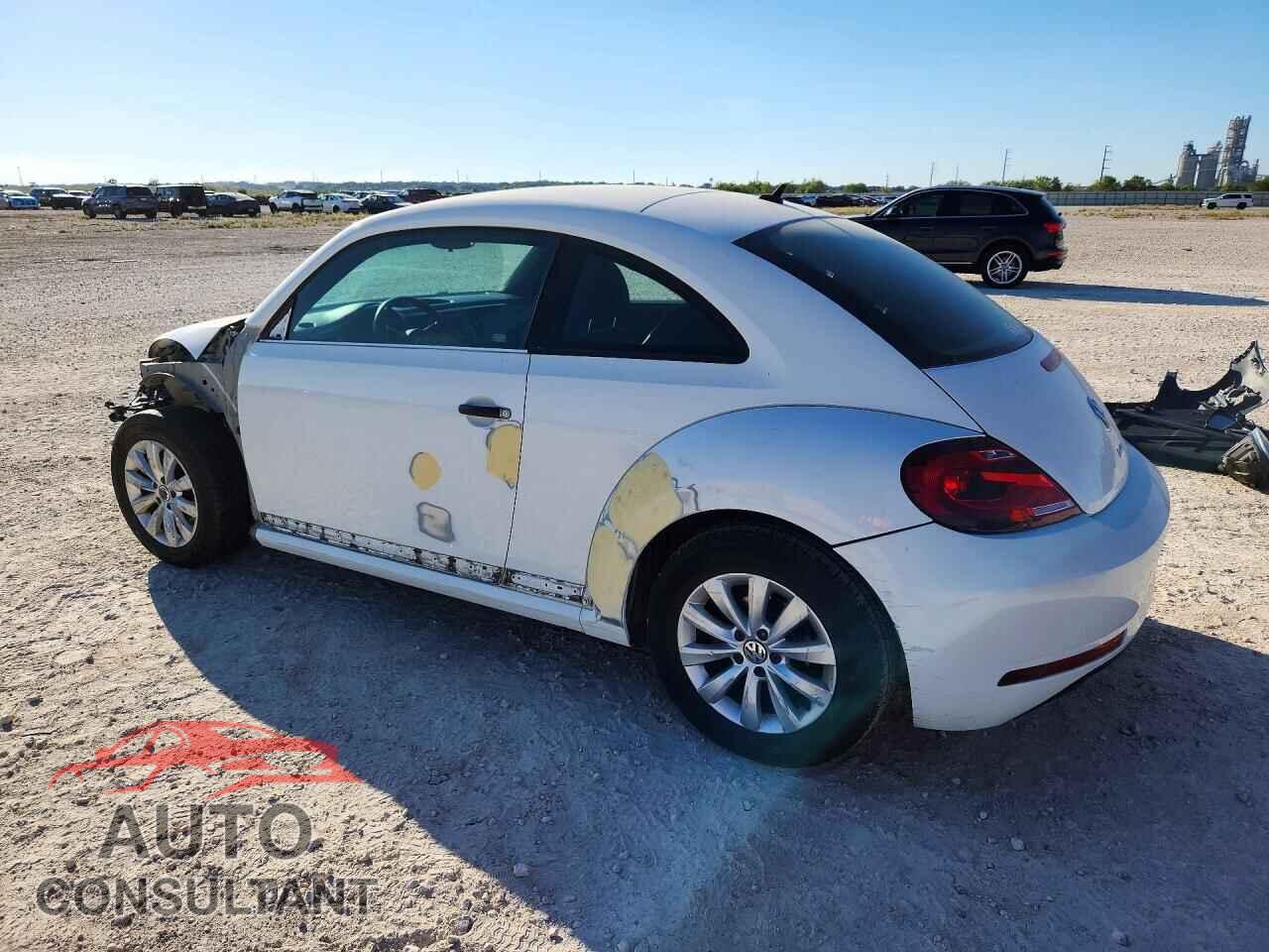VOLKSWAGEN BEETLE 2017 - 3VWF17AT5HM628179