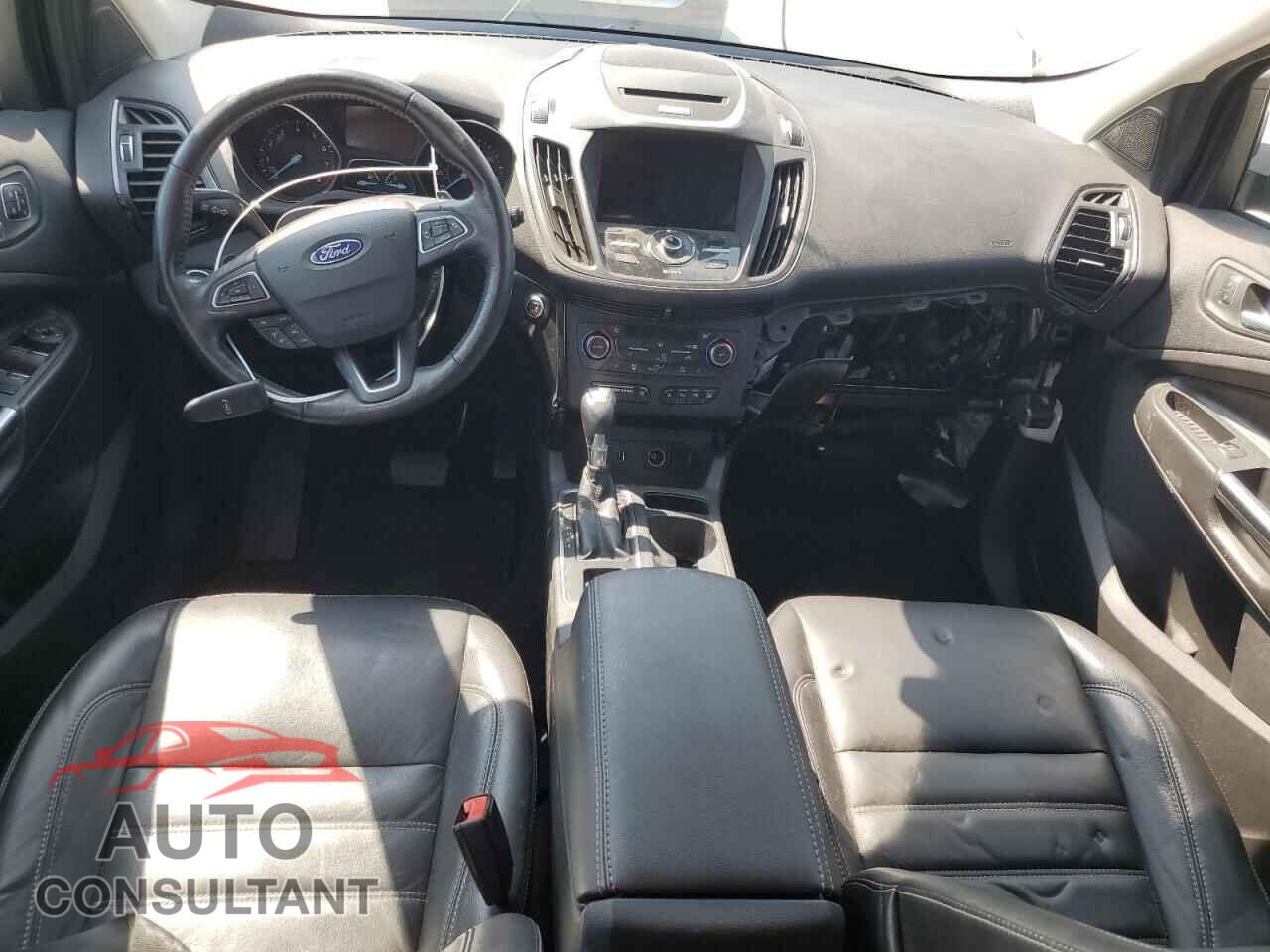 FORD ESCAPE 2017 - 1FMCU9J99HUE71888