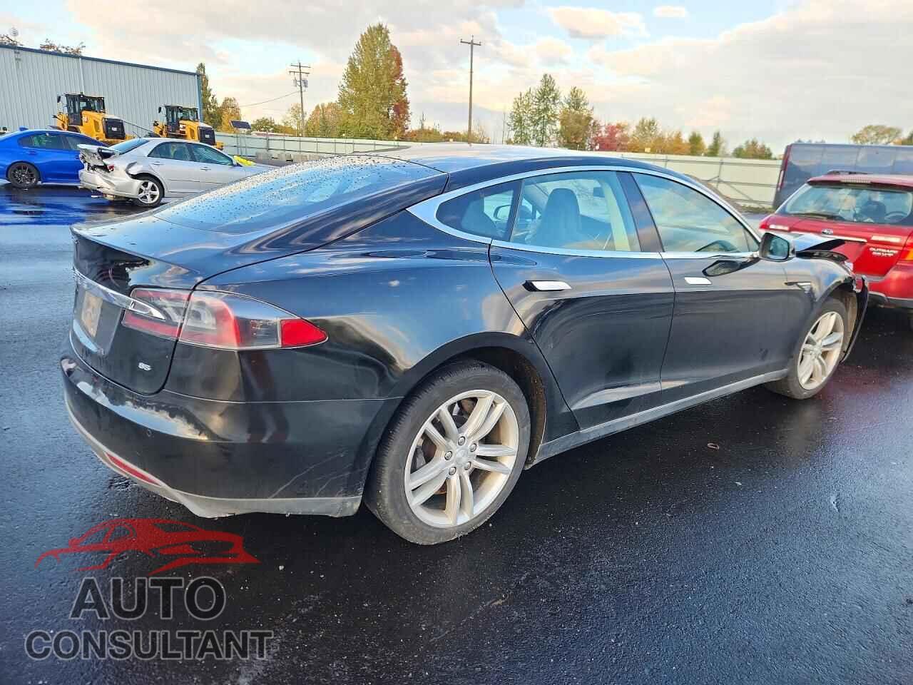 TESLA MODEL S 2014 - 5YJSA1H17EFP32417