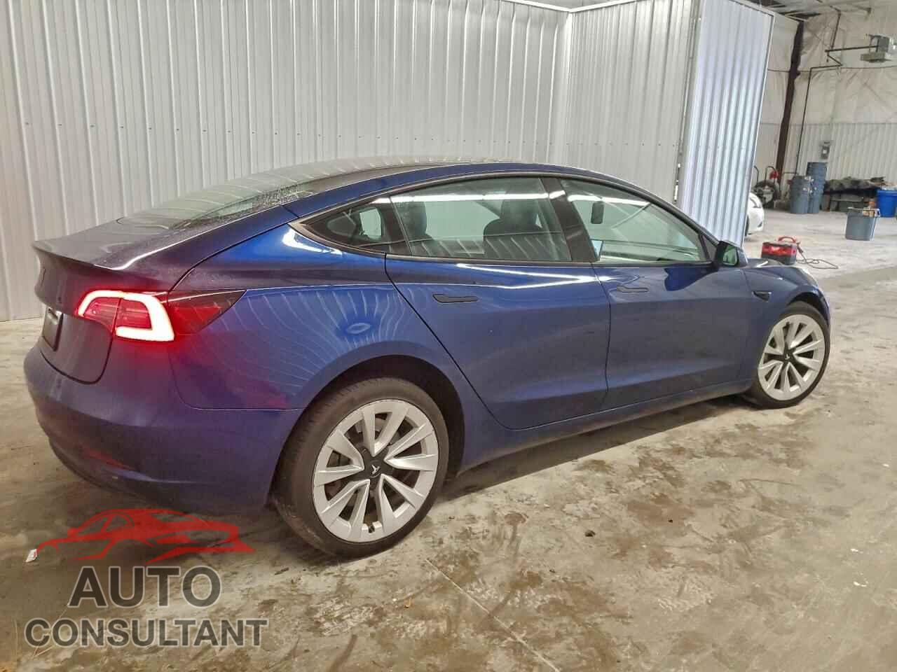 TESLA MODEL 3 2022 - 5YJ3E1EA7NF372045