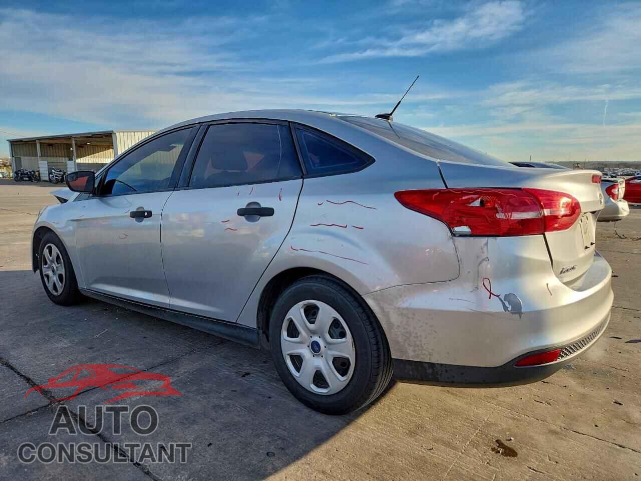 FORD FOCUS 2015 - 1FADP3E27FL305842