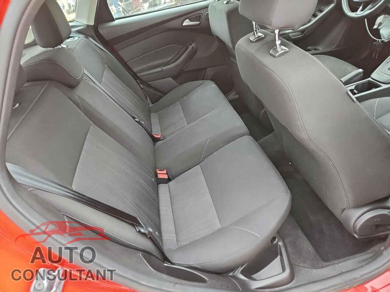 FORD FOCUS 2017 - 1FADP3M26HL346967