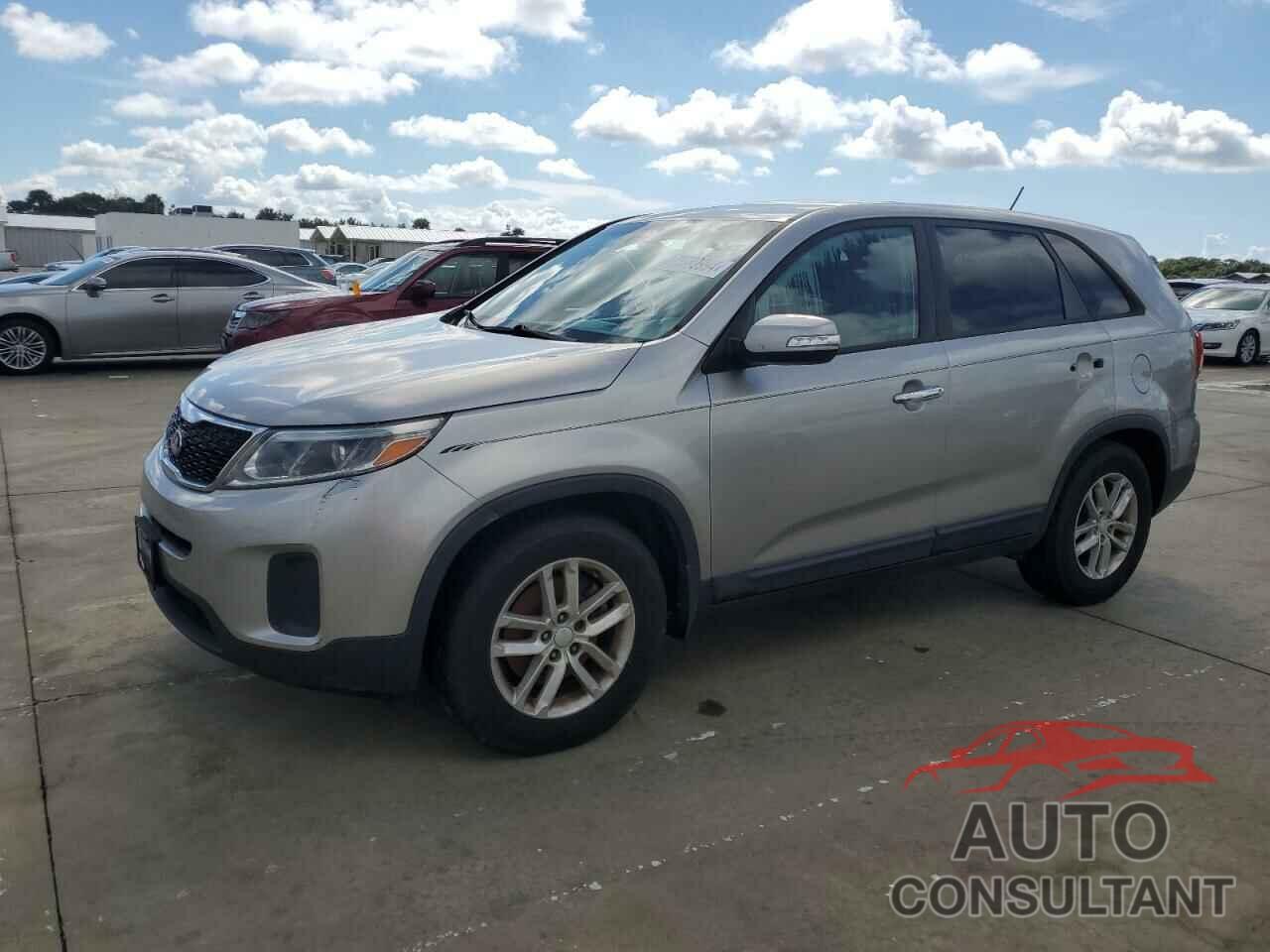 KIA SORENTO 2015 - 5XYKT3A61FG560651