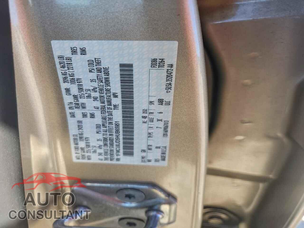 FORD ESCAPE 2017 - 1FMCU0JD5HUB65951