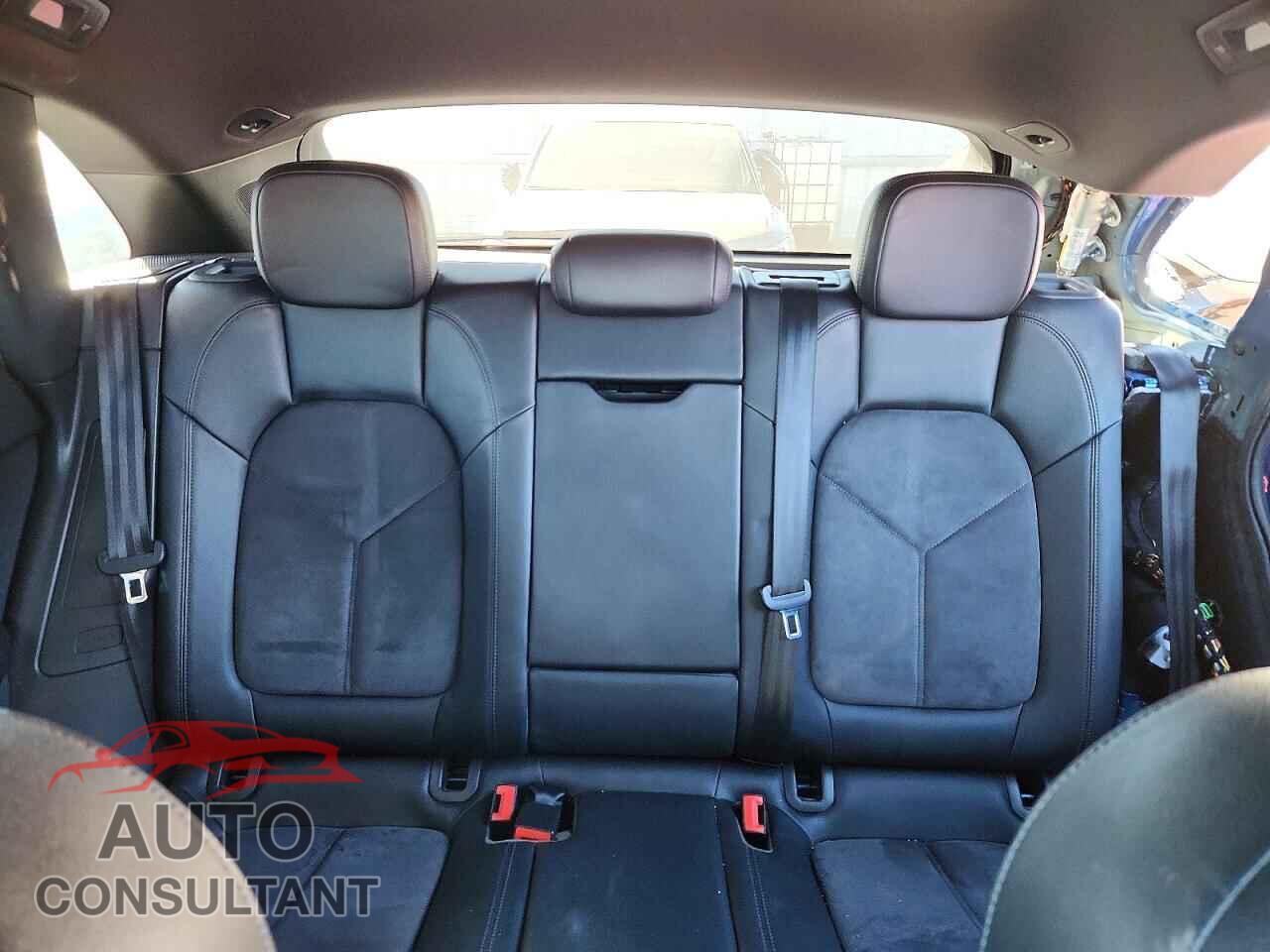 PORSCHE MACAN 2017 - WP1AA2A57HLB08535