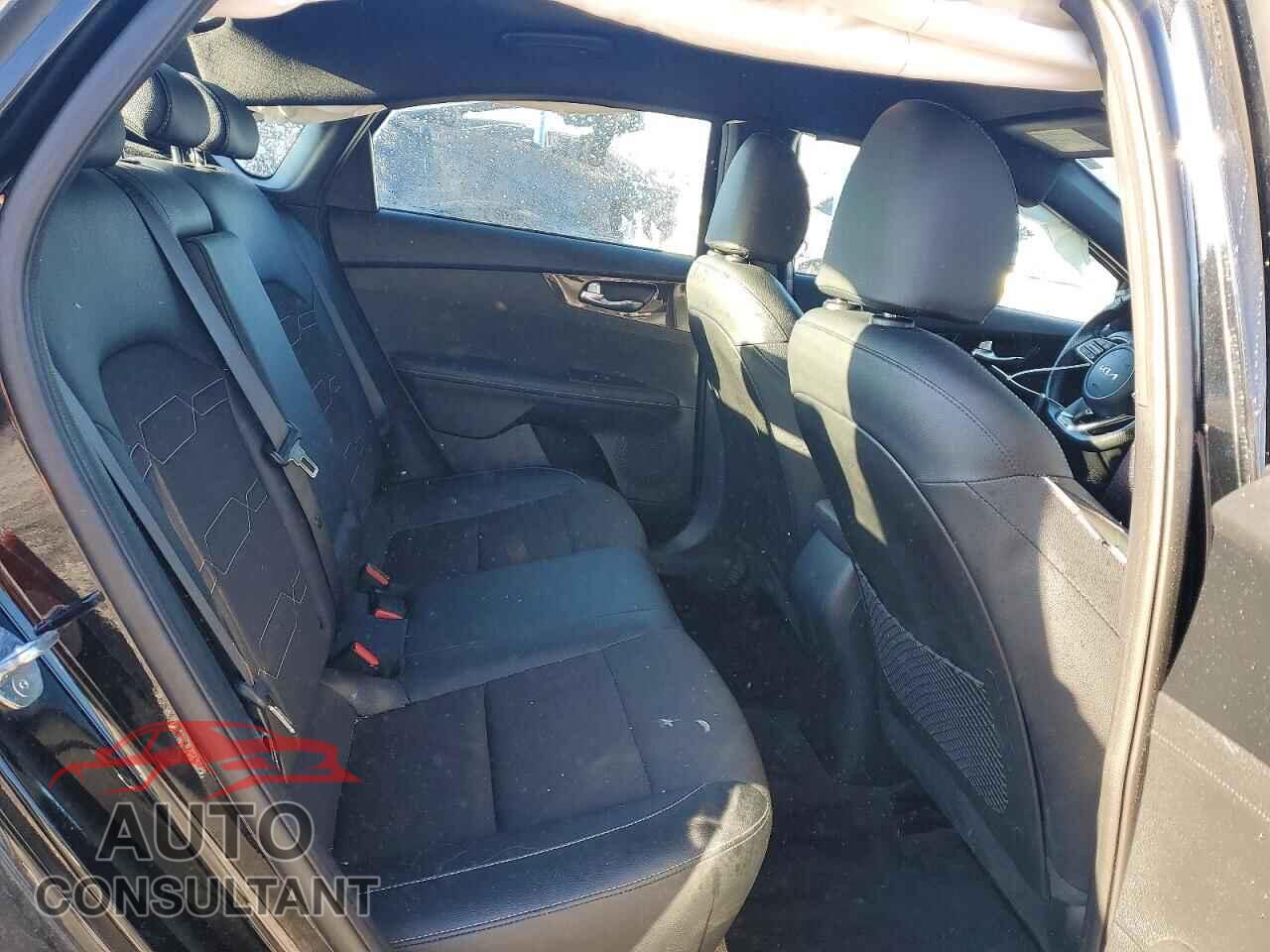 KIA FORTE 2023 - 3KPF54AD9PE524477