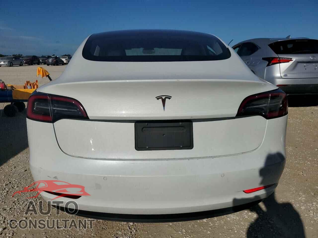 TESLA MODEL 3 2018 - 5YJ3E1EA4JF032233