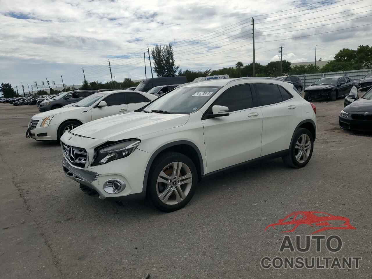 MERCEDES-BENZ GLA-CLASS 2018 - WDCTG4EB0JJ452112