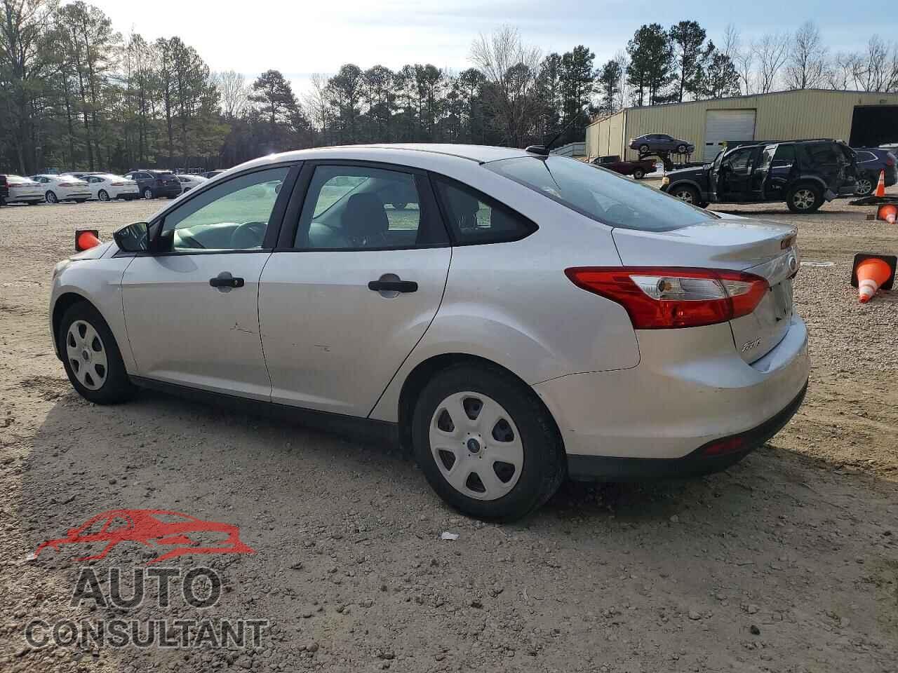 FORD FOCUS 2013 - 1FADP3E22DL299574