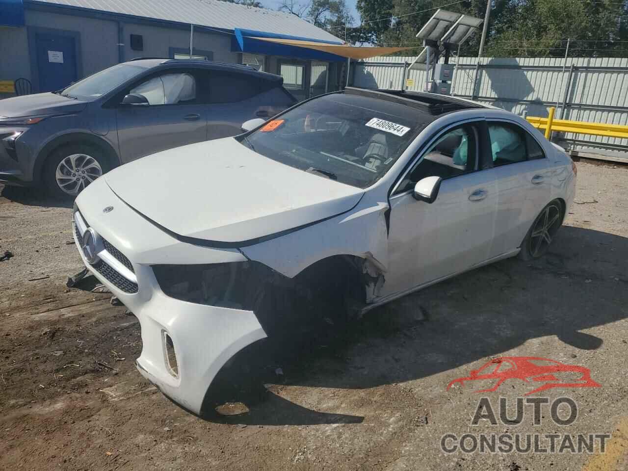 MERCEDES-BENZ A-CLASS 2019 - WDD3G4EB2KW016538