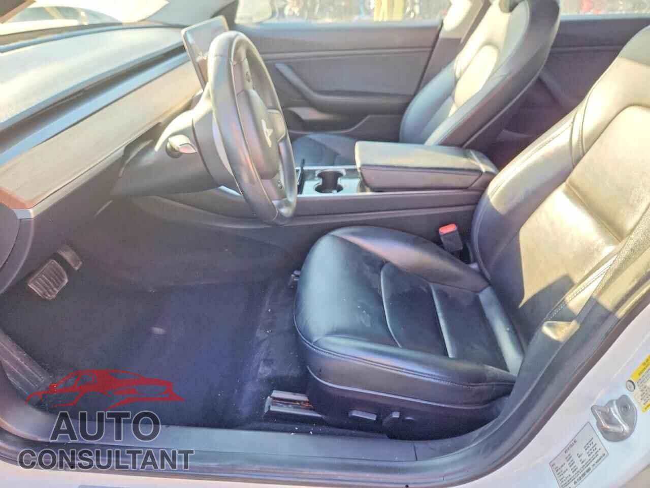 TESLA MODEL 3 2019 - 5YJ3E1EB3KF194669