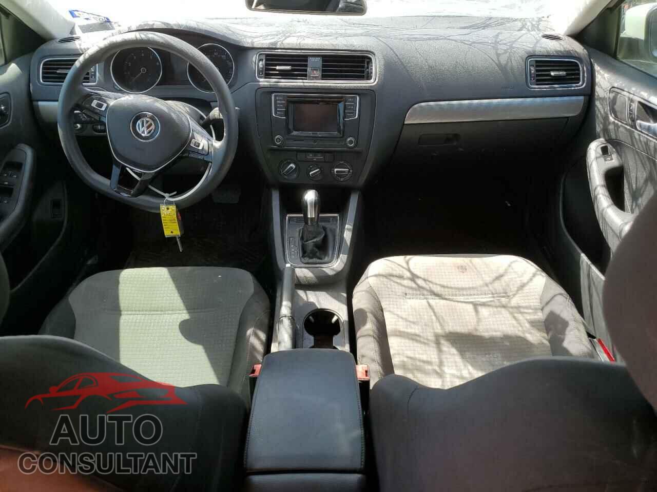 VOLKSWAGEN JETTA 2017 - 3VW2B7AJXHM406389