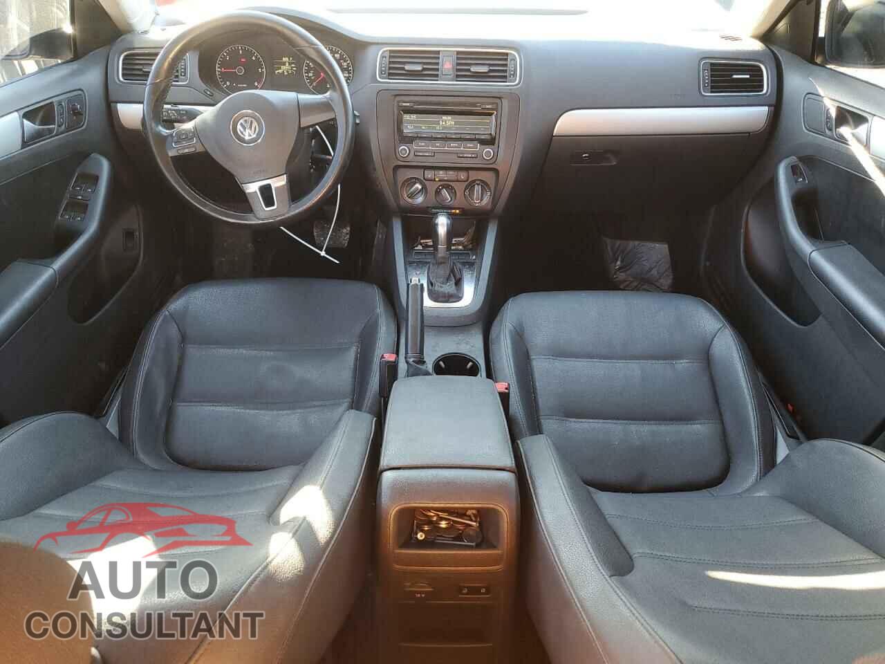 VOLKSWAGEN JETTA 2012 - 3VWLL7AJ0CM332927